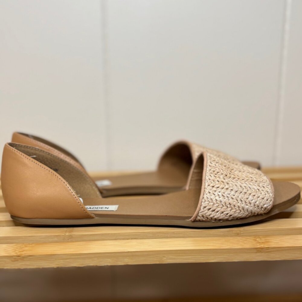 Steve Madden Corey Tan Flat Sandals Women’s Size 10